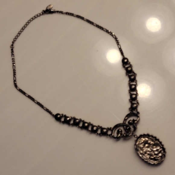 Cameo Pendant With Deep Blood Red Crystals Gunmetal-tone Choker Necklace PoFJ - Picture 7 of 16